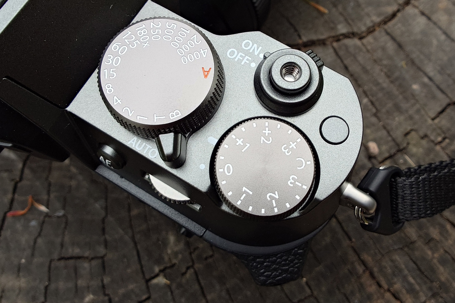 Fujifilm X-T50 hands-on review command dials